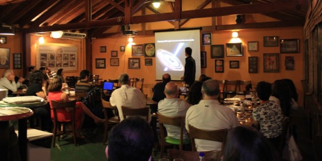 Apresentação regada a cerveja e tira-gostos no Bar Cervejarium em Ribeirão Preto. Crédito: João Mello Bourroul | Revista Galileu.